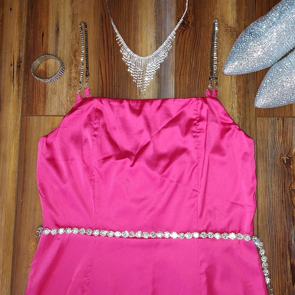 Women's silky pink dress - Picture 6 of 6